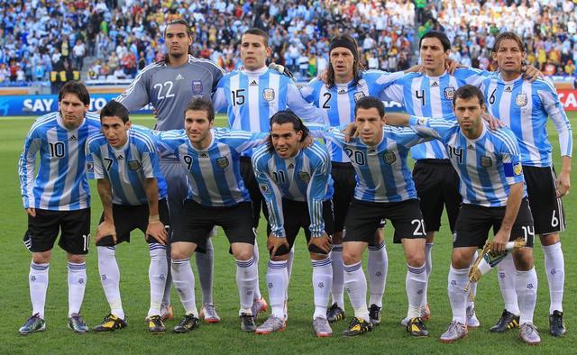在2010世界杯最后一轮小组赛对阵希腊时